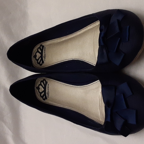 Fergalicious Shoes - Fergalicious by Fergie size 10M women's dark navy flat shoe.